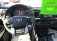 2018 Toyota Tacoma SR5 3TMAZ5CN9JM058105