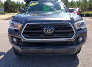 2018 Toyota Tacoma SR5 3TMAZ5CN9JM058105