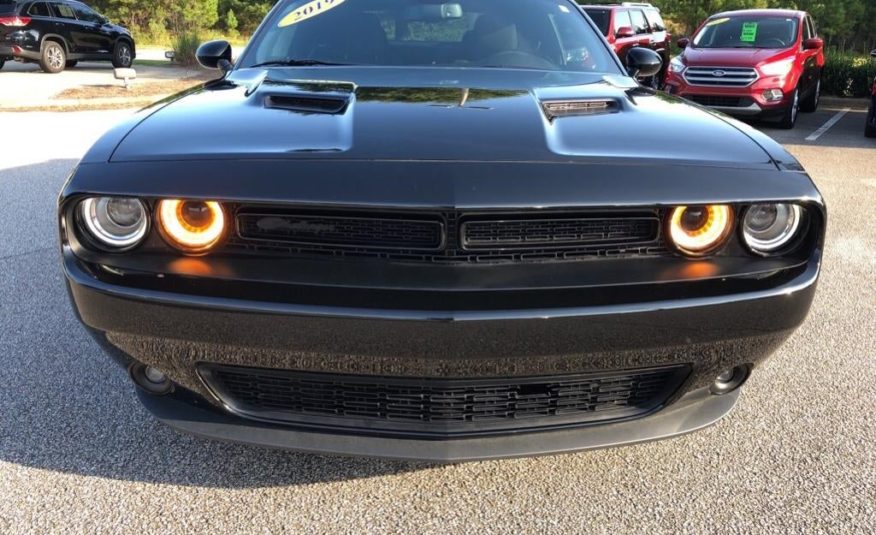 2019 Dodge Challenger SXT 2C3CDZAGXKH739672