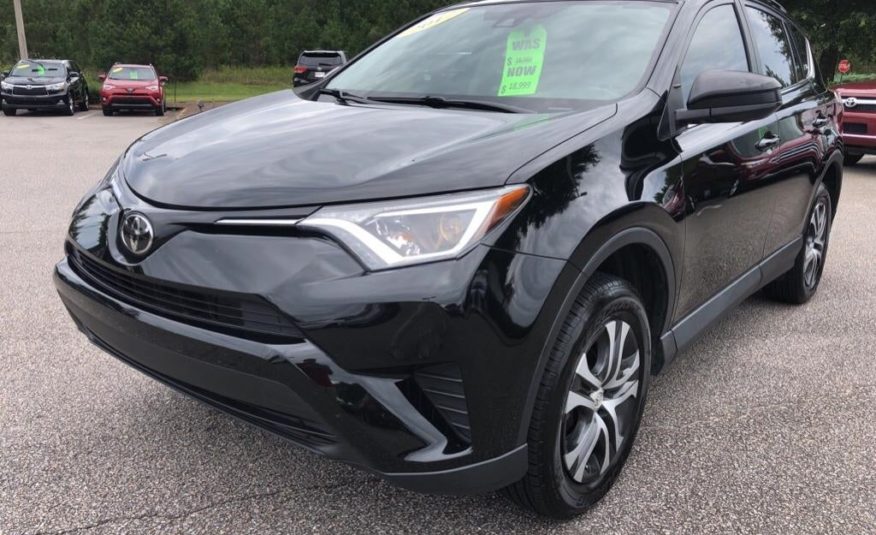 2017 Toyota RAV4 LE 2T3ZFREV5HW345689