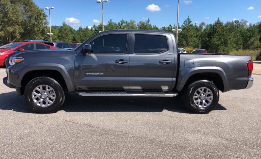 2018 Toyota Tacoma SR5 3TMAZ5CN9JM058105