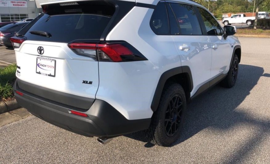 2020 Toyota RAV4 XLE 2T3W1RFVXLC083050