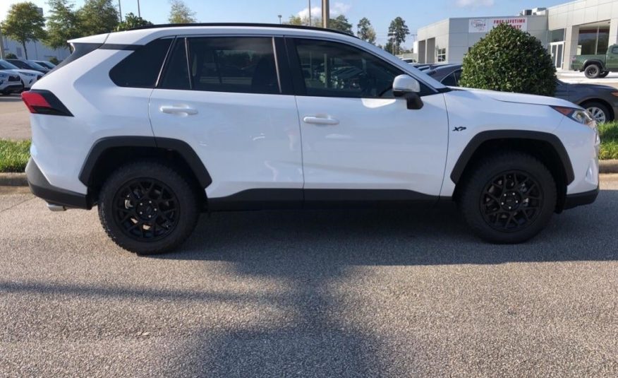 2020 Toyota RAV4 XLE 2T3W1RFVXLC083050