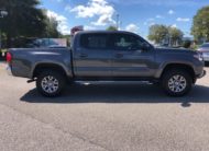 2018 Toyota Tacoma SR5 3TMAZ5CN9JM058105