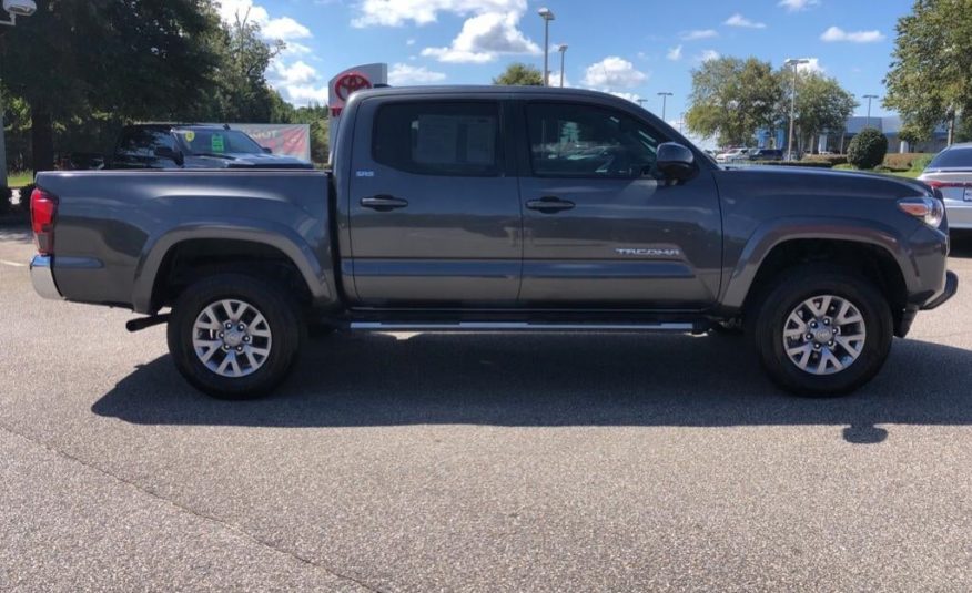 2018 Toyota Tacoma SR5 3TMAZ5CN9JM058105